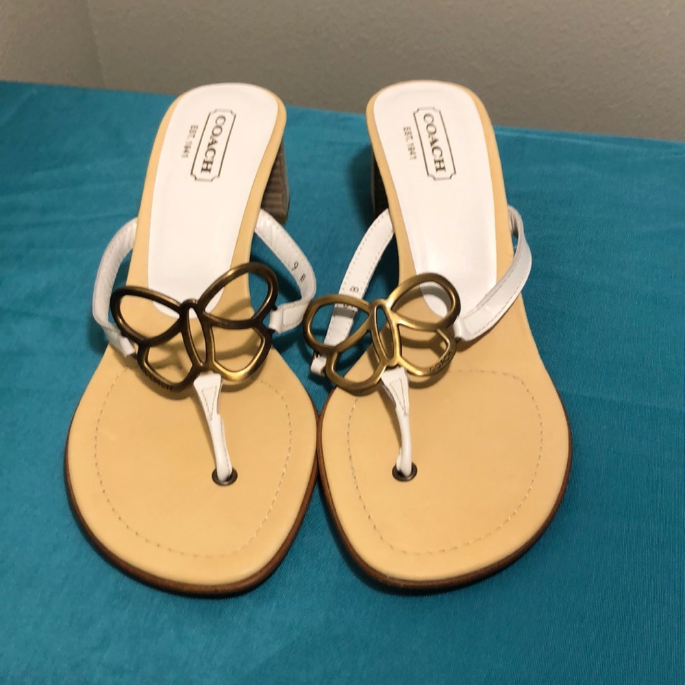 COACH BUTTERFLY WHITE STACKED HEEL SANDAL SZ 9